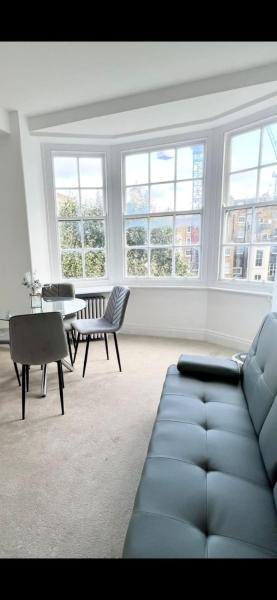 Hyde Park Great Apartment